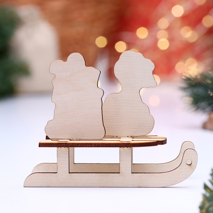 Сувенир символ года санки Сувенир символ года санки "Змея с мешком подарков", вид 6, 9,8 х 4,7 х 7,7 см