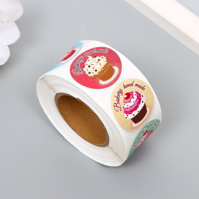 Наклейка бумага Наклейка бумага "Домашняя выпечка" d=2,5 см 500 шт в рулоне 3х6х6 см
