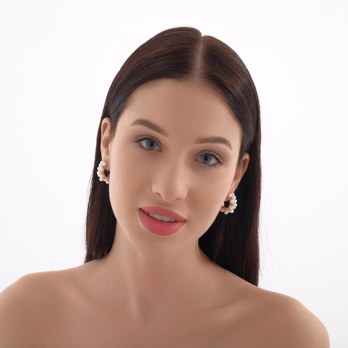 Серьги с жемчугом «Лунная тропа», цвет белый в золоте Серьги с жемчугом «Лунная тропа», цвет белый в золоте