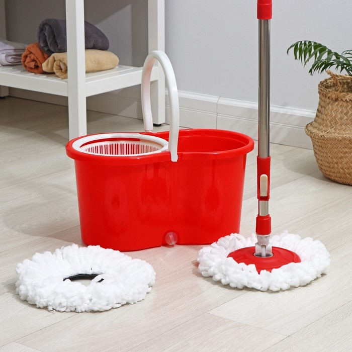 Швабра с отжимом и ведро на колёсиках с пластиковой центрифугой Доляна, 14 л, швабра, запасная насадка из микрофибры, цвет МИКС Швабра с отжимом и ведро на колёсиках с пластиковой центрифугой Доляна, 14 л, швабра, запасная насадка из микрофибры, цвет МИКС