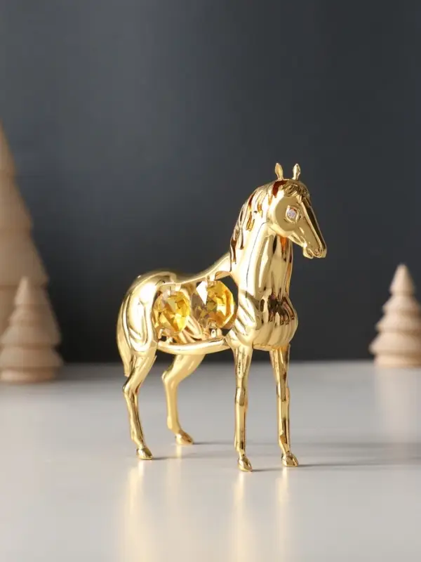 Сувенир Лошадь с 4-мя желтыми хрусталиками, 9х3х9 см. Сувенир Лошадь с 4-мя желтыми хрусталиками, 9х3х9 см.