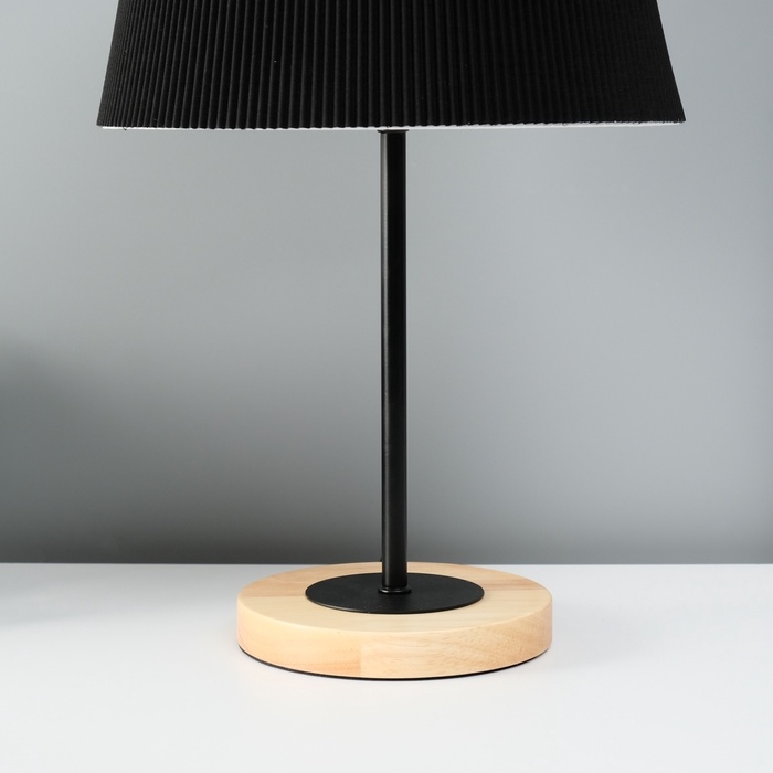 Светильник настольный Светильник настольный "Строгость" 1х40Вт Е27 черный 22,5х22,5х41,5см