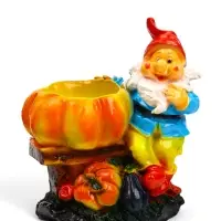 Декоративное кашпо для цветов &laquo;Гном с тыквой&raquo;, 40&times;31&times;20 см, гипс