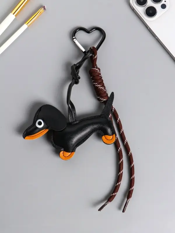 Брелок на карабине кожзам, текстиль  Брелок на карабине кожзам, текстиль "Такса" с узлом 25х13х1,5