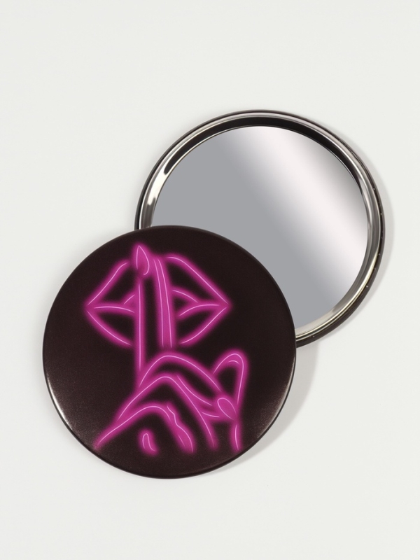 Зеркало (1) б/увел GRL PWR d7см металл/бумага губы PVC/короб QF Зеркало (1) б/увел GRL PWR d7см металл/бумага губы PVC/короб QF