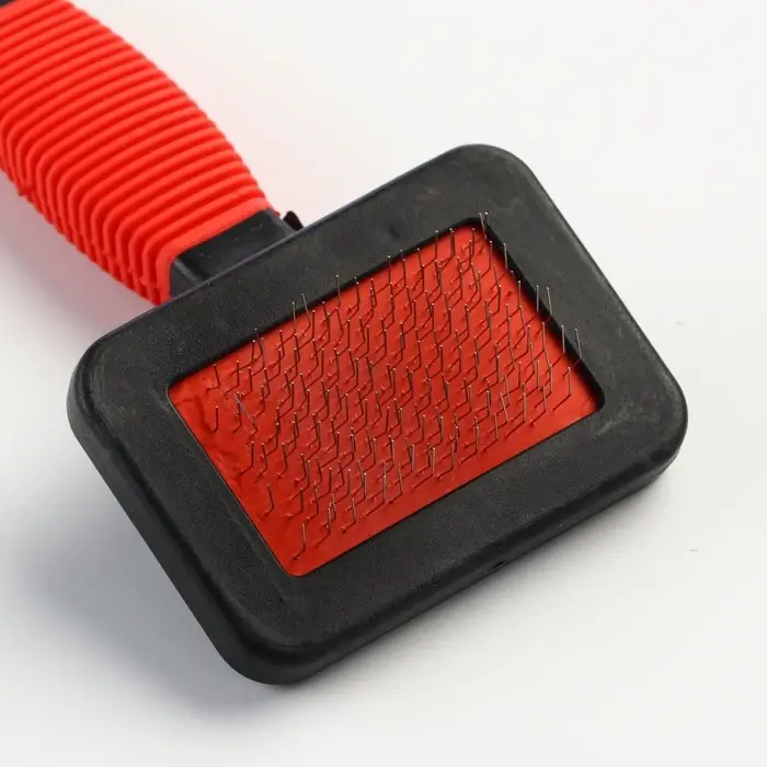 Пуходёрка &laquo;Риф&raquo;, 7&times;14 с, без капель, с резиновой ручкой, красная, чёрная