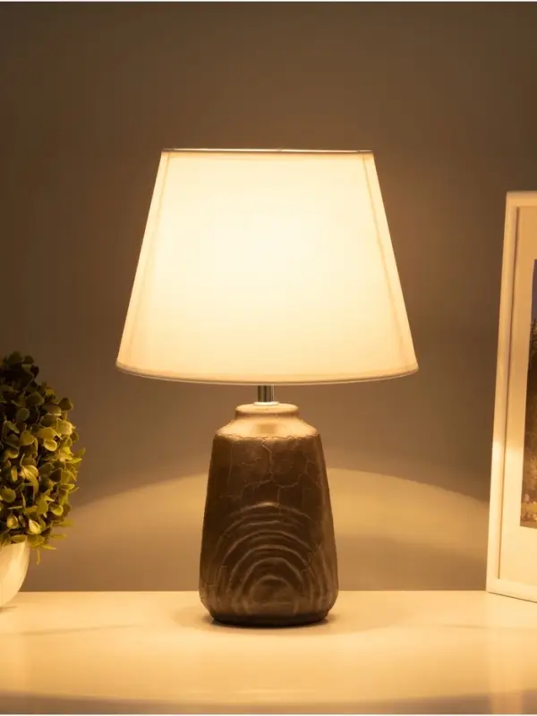 Лампа настольная RISALUX &laquo;Клаудия&raquo;, 15 Вт, Е14, бело-коричневая, 23&times;23&times;34 см