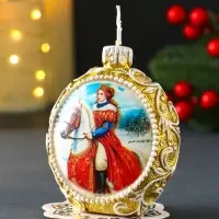 Свеча новогодняя "Шар узорный. Княгиня на коне" золотой 7,2х3,8х8,5 см