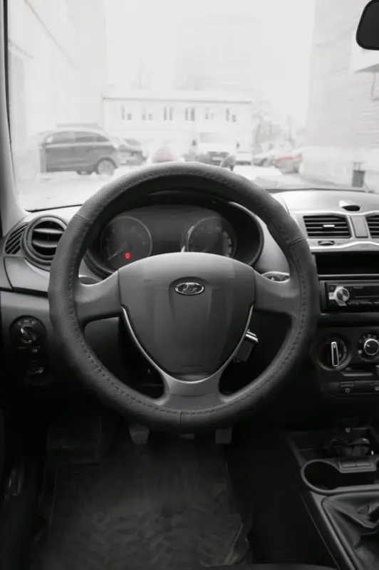 Оплетка на руль D-образная (нат. кожа) AVS DS-296M-B (размер M, черный) - Серия "Classic"