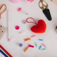 Игольница с петлёй &laquo;Сердце&raquo;, 8.5&times;6.5&times;3.5 см, красная