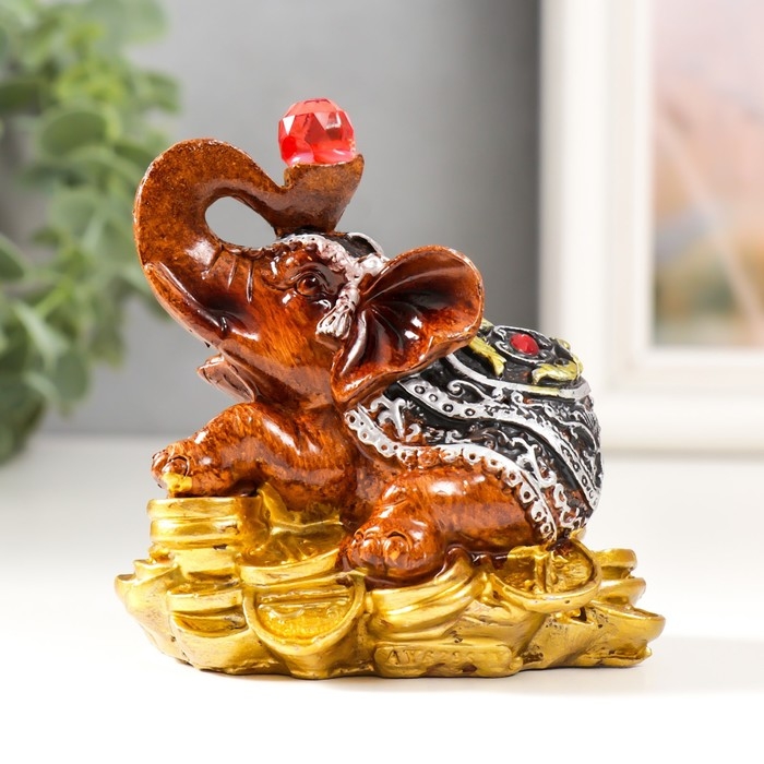 Сувенир полистоун Сувенир полистоун "Слоник с рубином на монетках" 8х6,5х8,5 см