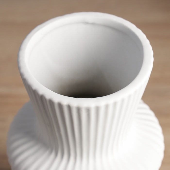 Керамическая ваза декоративная настольная «Курт», для цветов, сухоцветов, d-8 см, 24×11 см, белый Керамическая ваза декоративная настольная «Курт», для цветов, сухоцветов, d-8 см, 24×11 см, белый