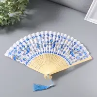 Веер складной с кисточкой &laquo;Черепахи&raquo;, белый с золотом, 23 см