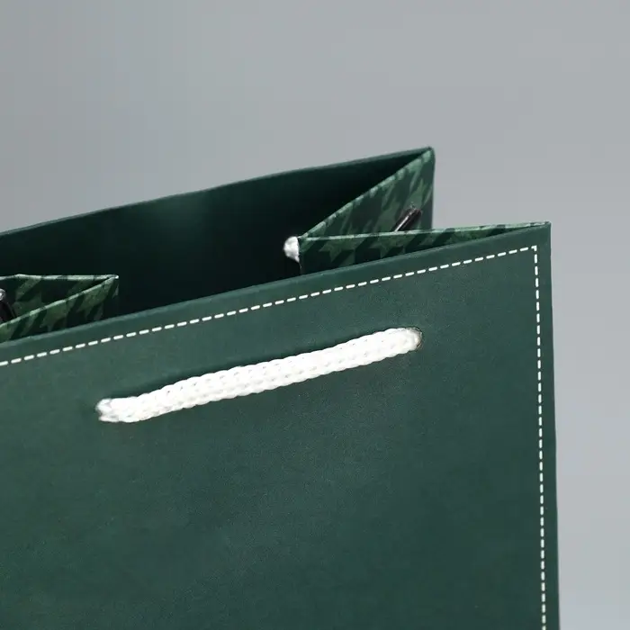 Пакет подарочный под бутылку, упаковка, «Мужчине», 36 х 13 х 10 см Пакет подарочный под бутылку, упаковка, «Мужчине», 36 х 13 х 10 см