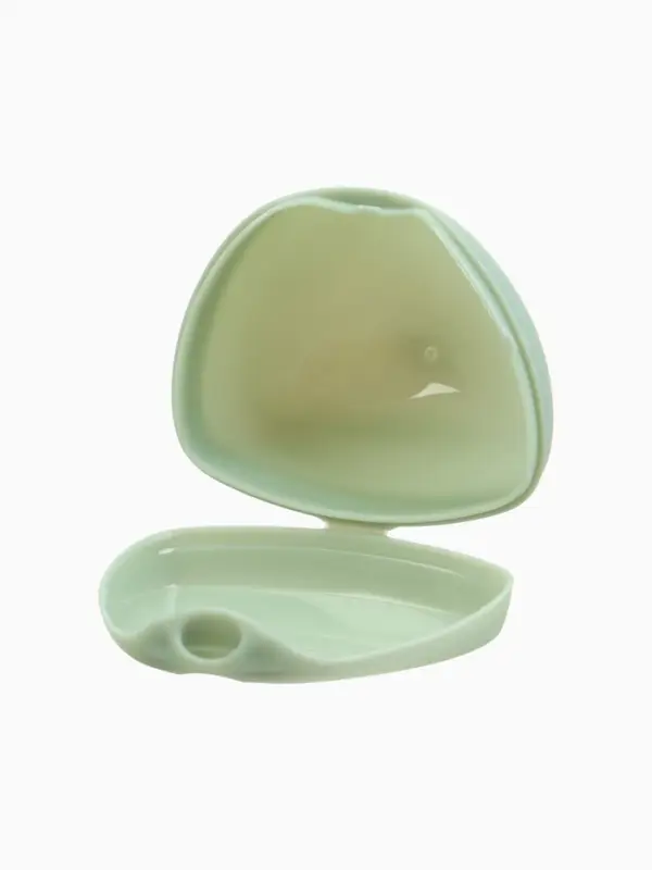 Контейнер для пустышки M&B, цвет серо-зеленый, 1 шт. Контейнер для пустышки M&B, цвет серо-зеленый, 1 шт.