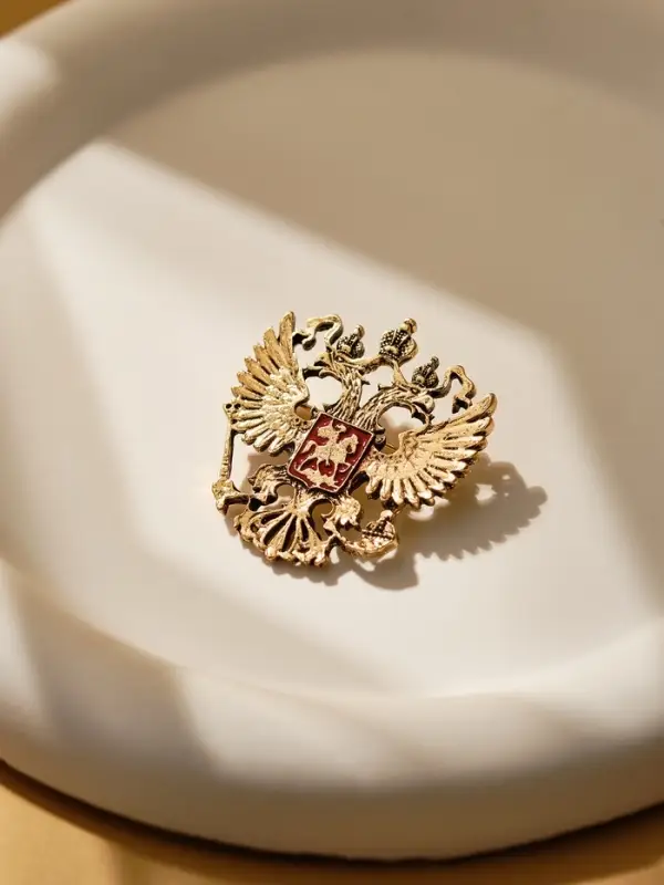 Брошь &laquo;Герб Российской Федерации&raquo;, красная в золоте
