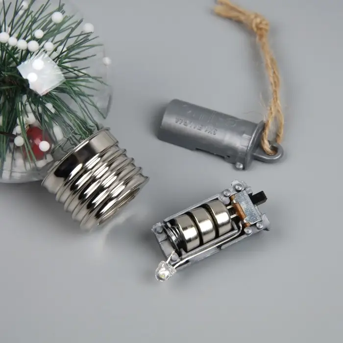 Елочный шар «Снежная хвоя» d=6 см, 1 LED, LR44x3 (в комплекте), свечение тёплое белое Елочный шар «Снежная хвоя» d=6 см, 1 LED, LR44x3 (в комплекте), свечение тёплое белое