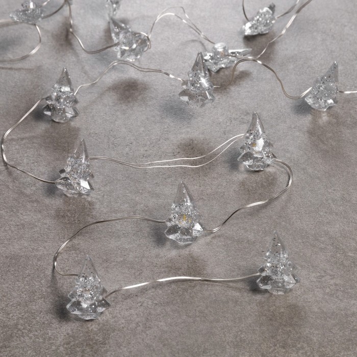 Гирлянда «Нить» 2 м роса с насадками «Снежная ёлочка», IP20, серебристая нить, 20 LED, 2 режима, батарейки ААх2 (нет в комплекте), свечение тёплое белое Гирлянда «Нить» 2 м роса с насадками «Снежная ёлочка», IP20, серебристая нить, 20 LED, 2 режима, батарейки ААх2 (нет в комплекте), свечение тёплое белое