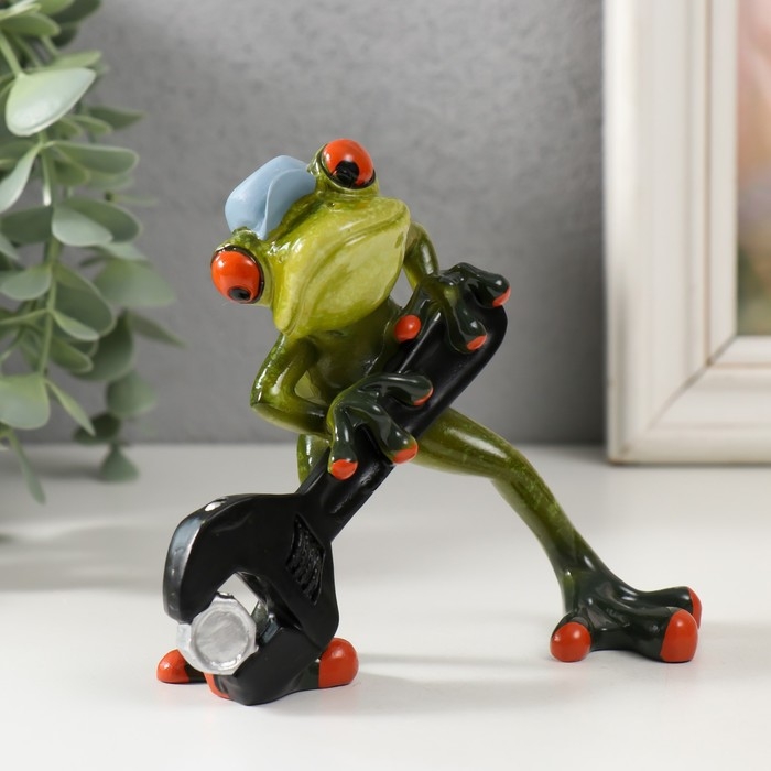 Сувенир полистоун лак Сувенир полистоун лак "Лягушонок с разводным ключом" 5х12,5х11 см