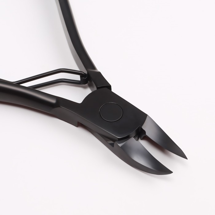 Кусачки педикюрные, с колпачком, изогнутое лезвие, 10,5 см, длина лезвия - 15 мм, цвет чёрный Кусачки педикюрные, с колпачком, изогнутое лезвие, 10,5 см, длина лезвия - 15 мм, цвет чёрный