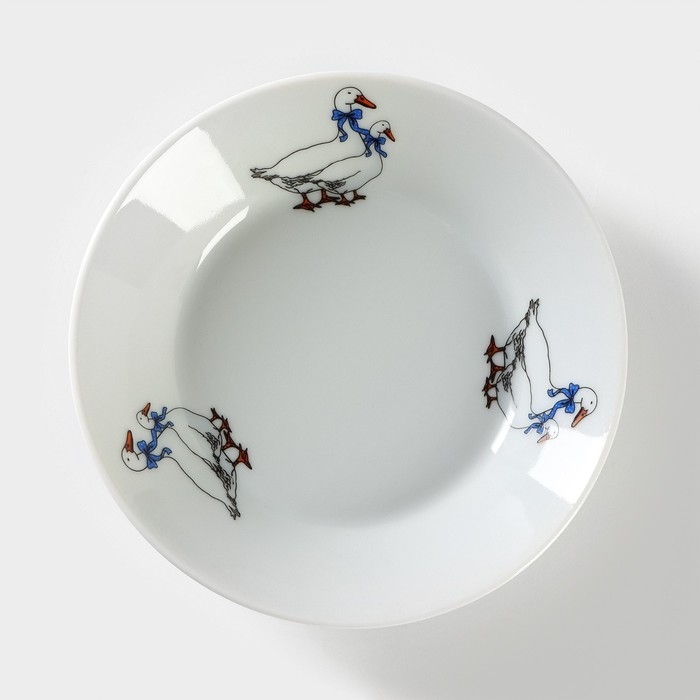 Блюдце фарфоровое «Гуси», d=14 см, рисунок микс, цвет белый Блюдце фарфоровое «Гуси», d=14 см, рисунок микс, цвет белый