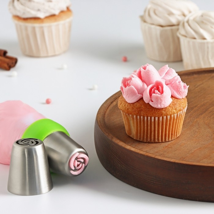 Насадка кондитерская KONFINETTA «Цветок», d=3,7 см, выход d=2,4 см, нержавеющая сталь Насадка кондитерская KONFINETTA «Цветок», d=3,7 см, выход d=2,4 см, нержавеющая сталь