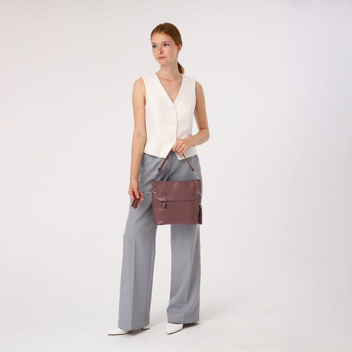 Сумка-тоут на молнии, 2 наружных кармана, длинный ремень, цвет пудра