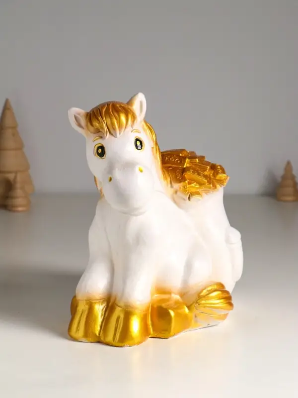 Копилка Копилка "Конь с деньгами" 21 см, белый с золотом