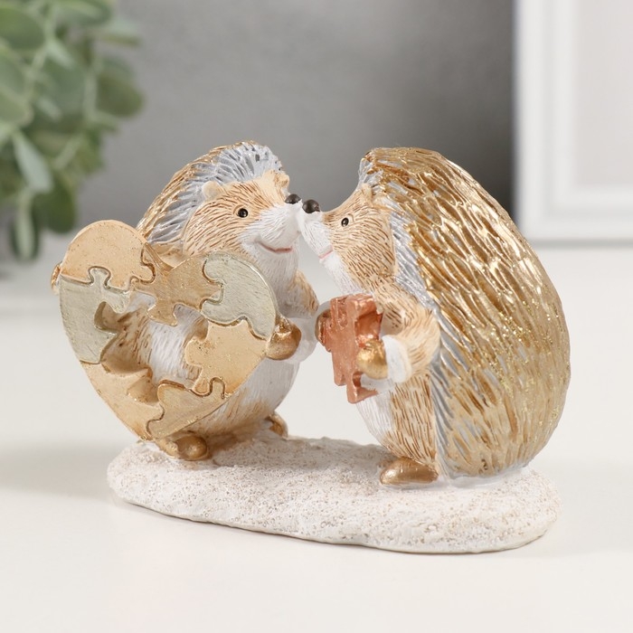Сувенир полистоун  Сувенир полистоун "Влюбленные ёжики нашли друг друга" 10,5х5,5х7,5 см