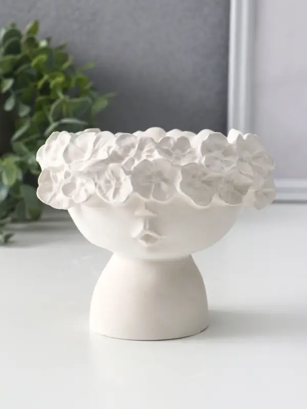 Подставка для мелочей «Девочка в венке», 12.5×11×10.5 см, натуральный, гипс