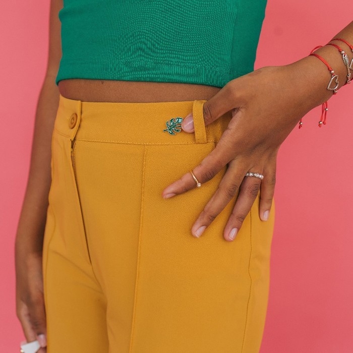 Значок «Лист монстеры», цвет зелёный в золоте Значок «Лист монстеры», цвет зелёный в золоте