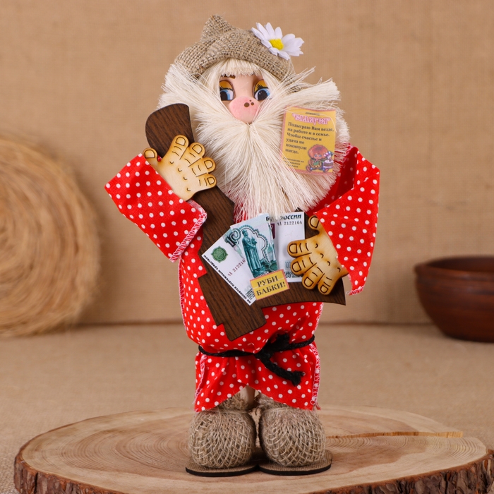Оберег-домовой Оберег-домовой "Славуся в льняном колпаке, с топором и дровами", 30х18х10 см, микс