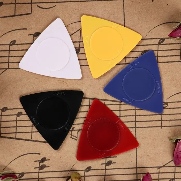 Медиатор Music Life, 3 сторонний, 0.5/0.75/1 мм Медиатор Music Life, 3 сторонний, 0.5/0.75/1 мм