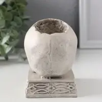 Подсвечник «Череп на пьедестале», 10×7×10.5 см, серый