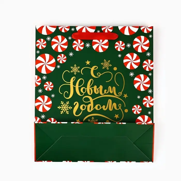 Пакет подарочный новогодний ламинированный &laquo;Новогодние чудеса&raquo;, тиснение, M 30&times;26&times;9 см