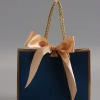 Пакет подарочный, черный , с бантом, 19 х 15 х 7 см