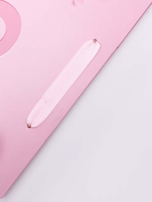 Пакет подарочный вертикальный «8 Марта»,   ML 23 × 27 × 11.5 см