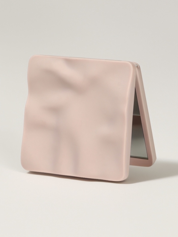 Зеркало складное квад (2) с/увел 7*7 см ВОЛНА матовый бежевый пакет QF Зеркало складное квад (2) с/увел 7*7 см ВОЛНА матовый бежевый пакет QF