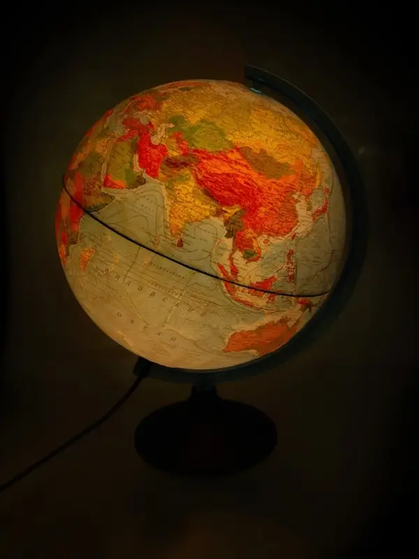 Глобус физико-политический рельефный &laquo;Глобен. Классик Евро&raquo;, диаметр 320 мм, с подсветкой, Крым в составе РФ