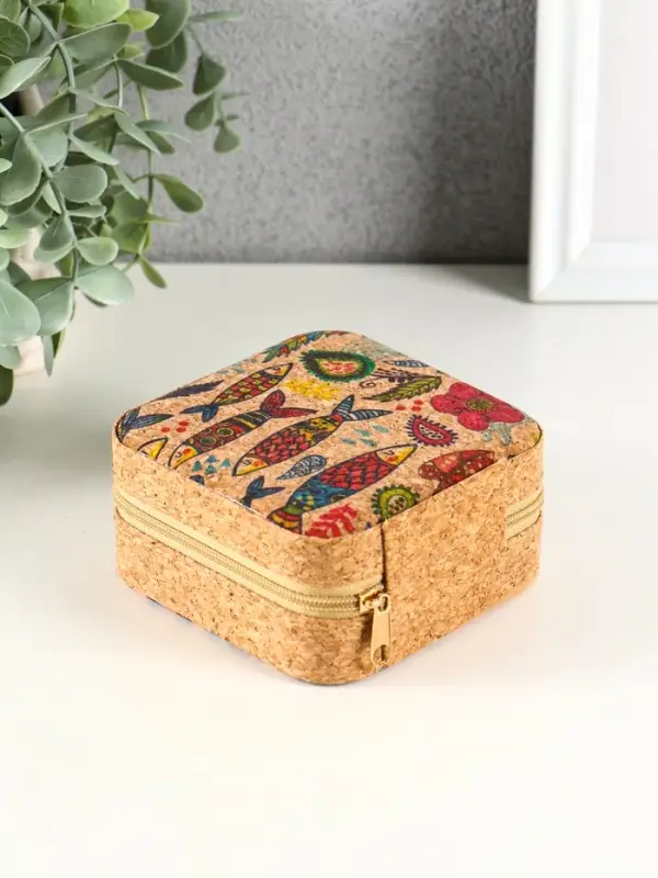 Шкатулка кожзам для украшений "Рыбки" пробка 10х10х5 см