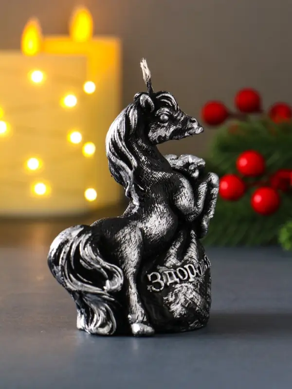 Свеча Символ Года   Свеча Символ Года  "Лошадь с мешком подарков", лак, 9,2*8*5, черная