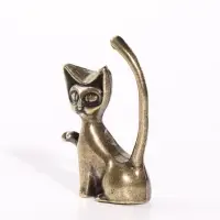Фигурка декоративная &laquo;Кошка с поднятой лапкой&raquo;, металл, 2.6&times;1.2&times;4 см