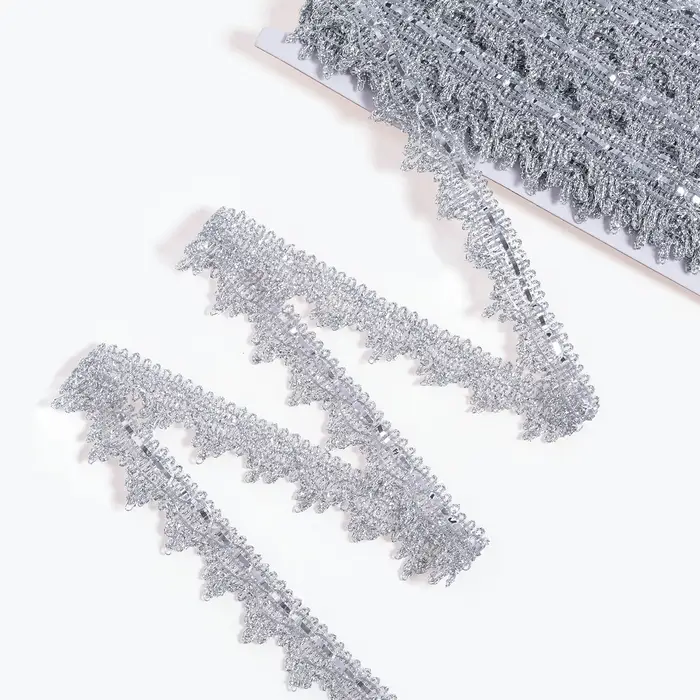 Тесьма серебристая, 2,7 см, в рулоне 10 м Тесьма серебристая, 2,7 см, в рулоне 10 м