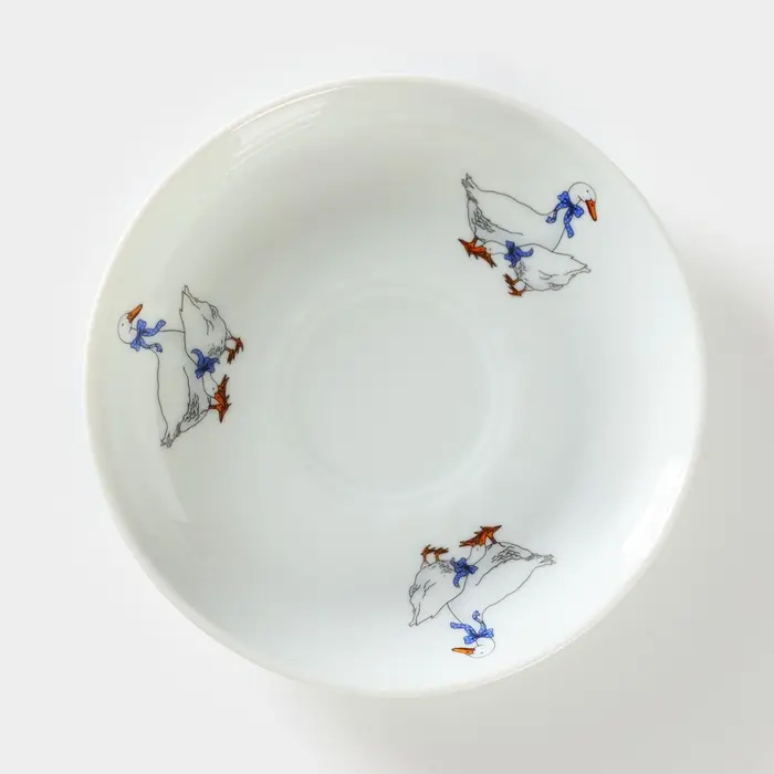 Блюдце фарфоровое «Гуси», d=15 см Блюдце фарфоровое «Гуси», d=15 см