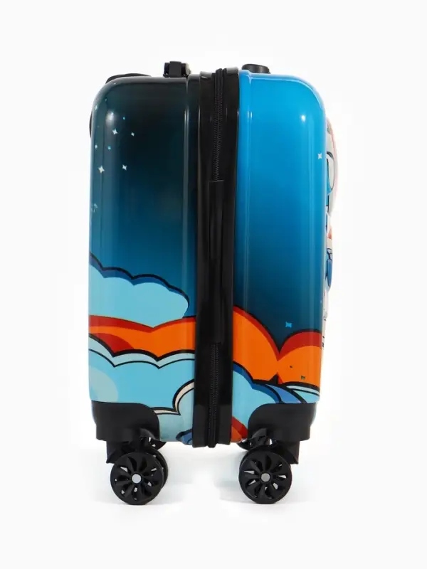 Чемодан дет Космо 18 Чемодан дет Космо 18", 35*22*27 см, отдна молнии, код.замок, 4 колеса,