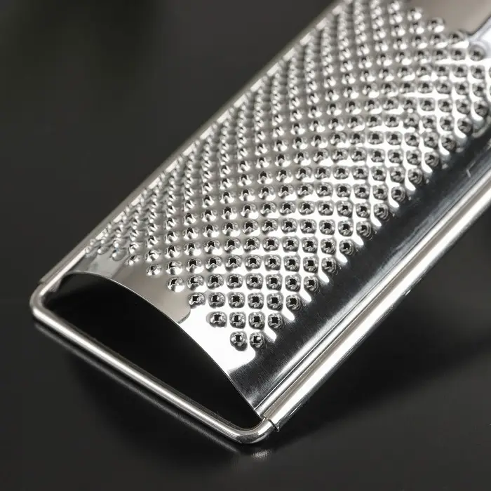 Тёрка для сыра мелкая Доляна Fargo, 23×5×2 см, с ручкой, цвет серебристый Тёрка для сыра мелкая Доляна Fargo, 23×5×2 см, с ручкой, цвет серебристый