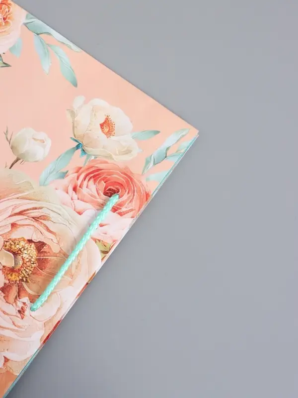 Пакет подарочный ламинированный "Чувства" 26 х 12 х 32 см