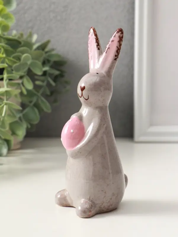Сувенир керамика "Зайка с пасхальным яичком" серый 5,5х6,2х15 см