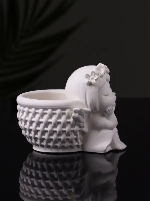 Подсвечник на 1 свечу &laquo;Ангел с корзинкой&raquo;, гипс, 9&times;6.5&times;7 см