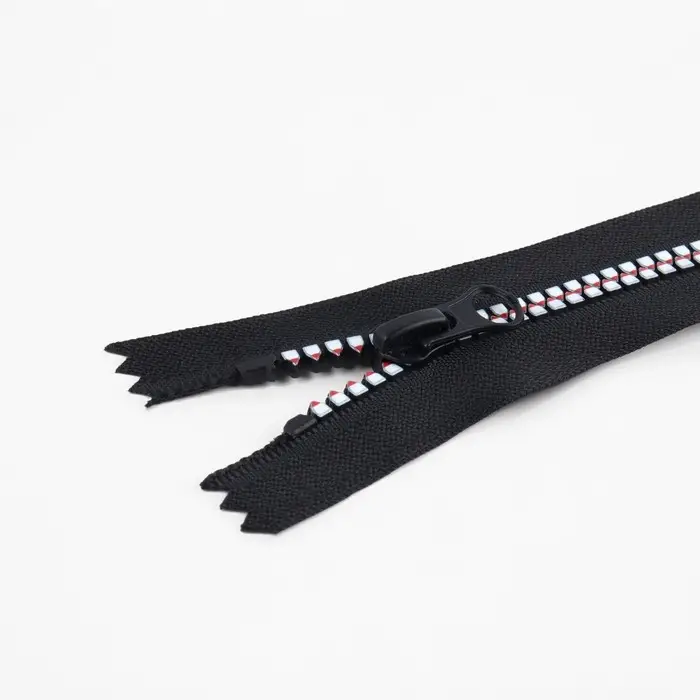 Молния «Трактор», №5, неразъёмная, замок автомат, 18 см, чёрная, белая, красная Молния «Трактор», №5, неразъёмная, замок автомат, 18 см, чёрная, белая, красная